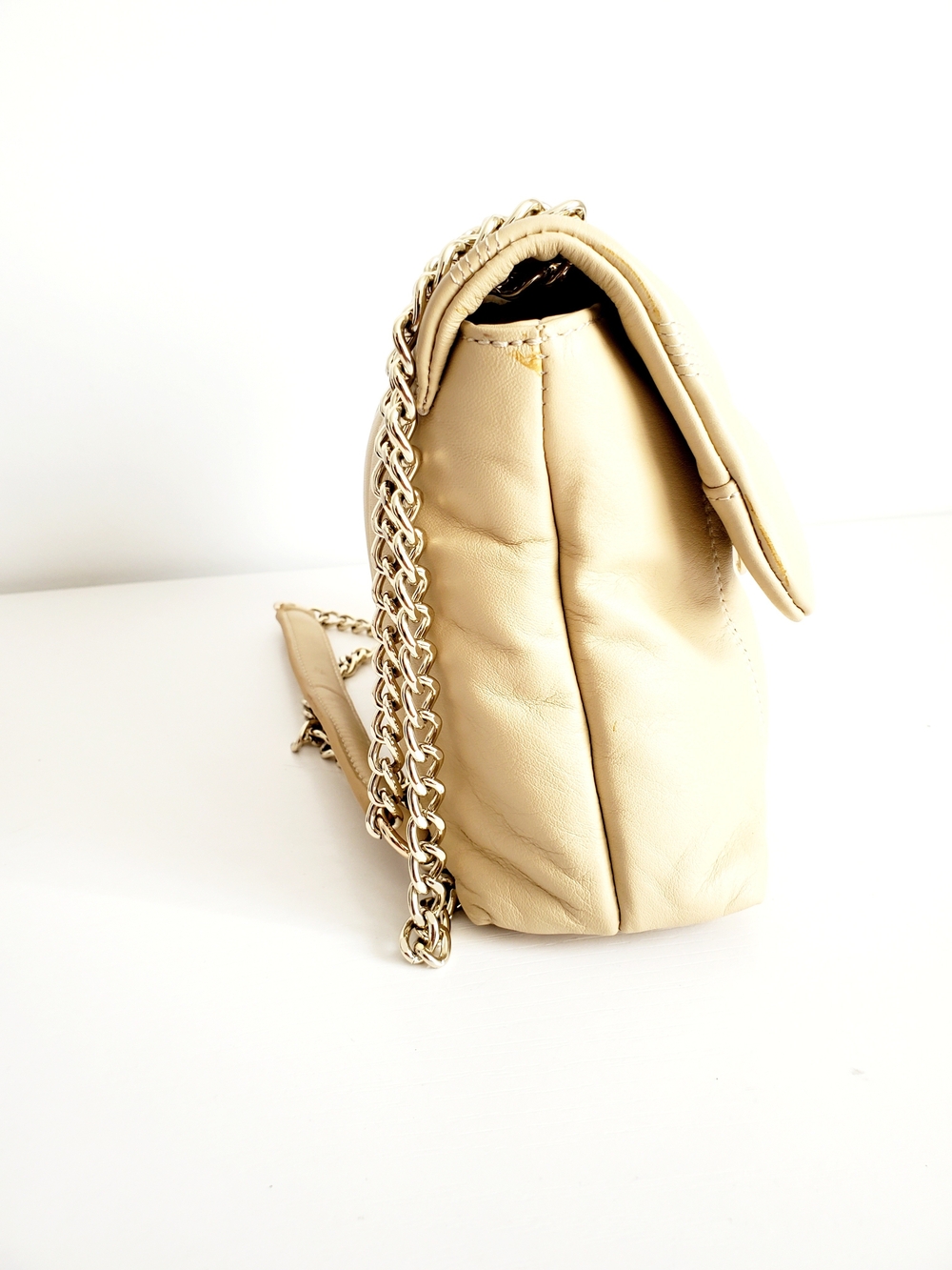 Ted Baker London Cream Leather Quilted Shoulder Bag with Gold Turn-Lock - Picture 4 of 7